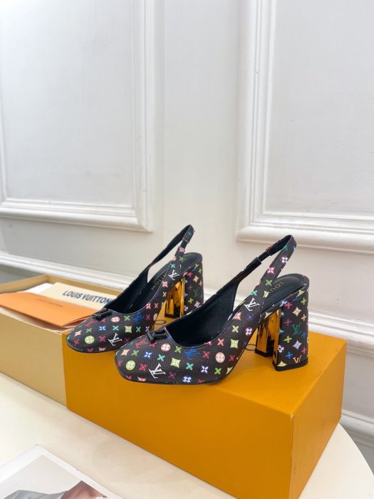 Босоножки фото 3