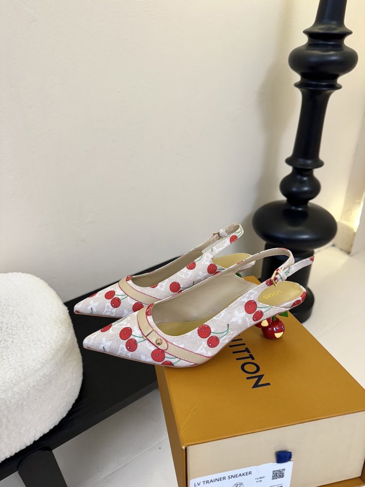 Босоножки фото 5