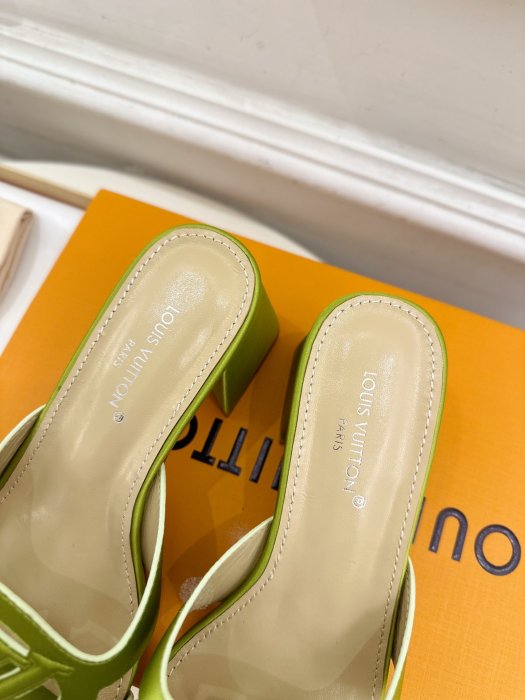 Босоножки фото 7