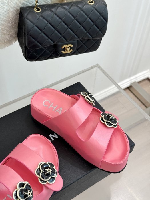 Шлепанцы фото 5