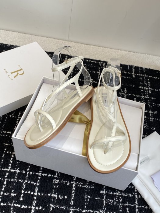 Сандалі жіночі фото 5