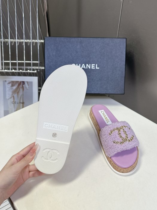 Шлепанцы женские фото 9