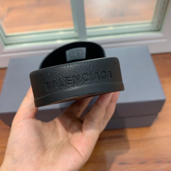 Шлепанцы фото 8