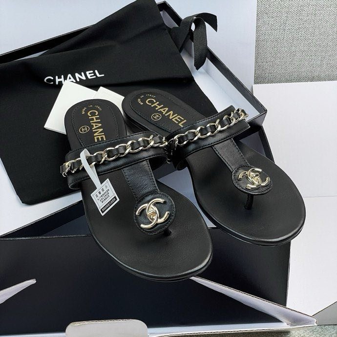 Шлепанцы женские фото 8