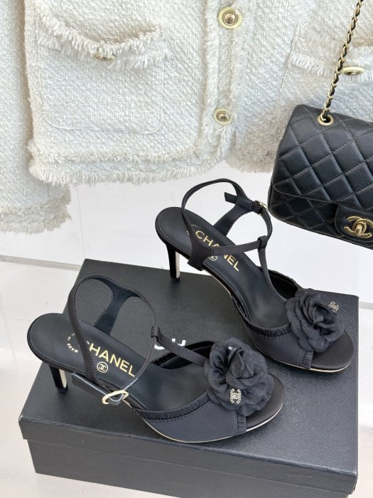 Босоножки фото 3