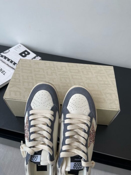 Кроссовки женские фото 3