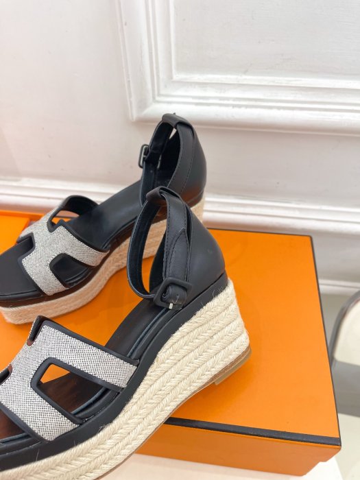 Босоножки фото 7