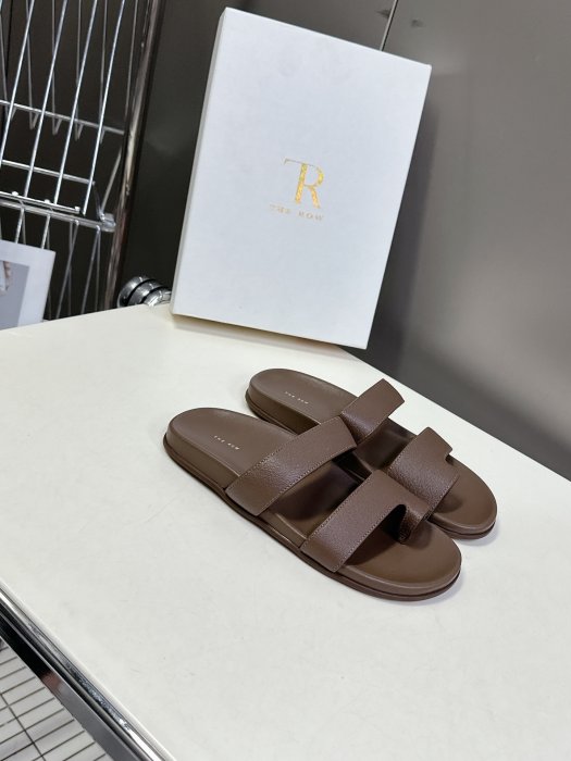 Шлепанцы фото 2