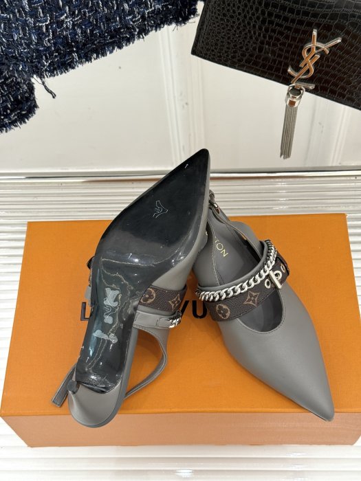 Босоножки фото 9