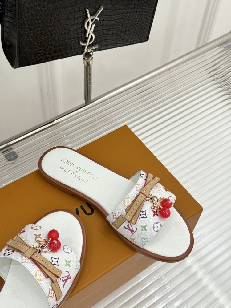 Шлепанцы женские фото 5