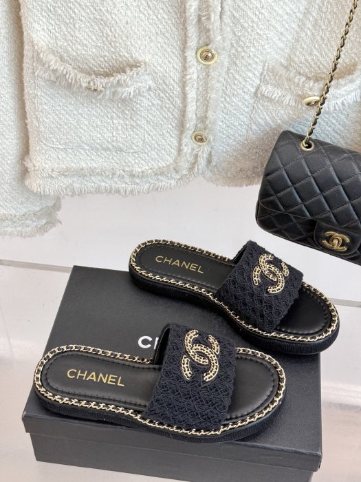 Шлепанцы женские фото 3