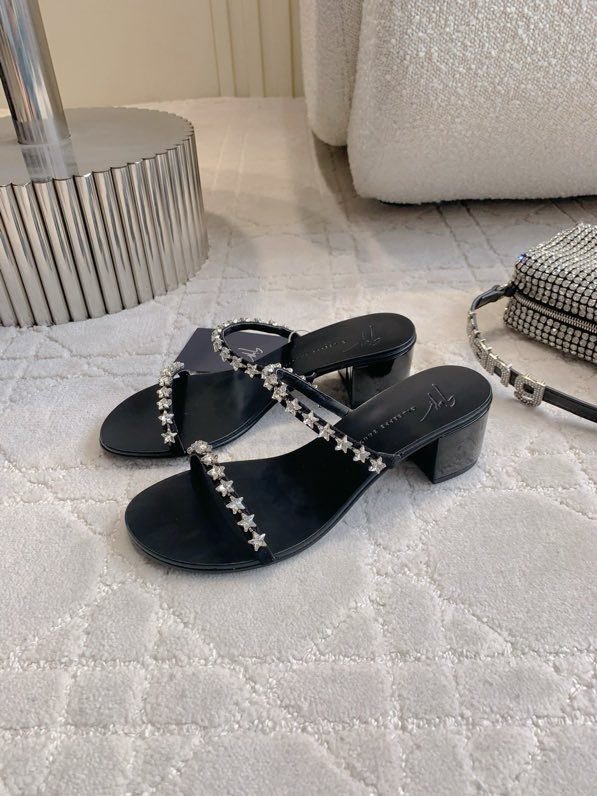 Босоніжки фото 4