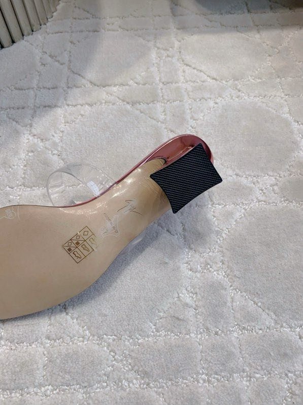 Босоніжки фото 9