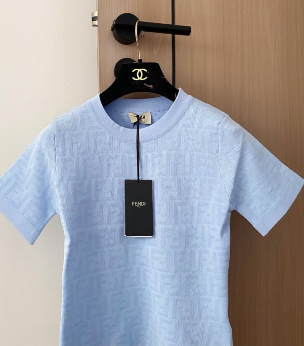 Футболка женская фото 2