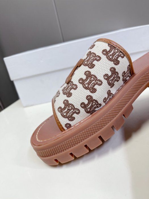 Шлепанцы фото 8