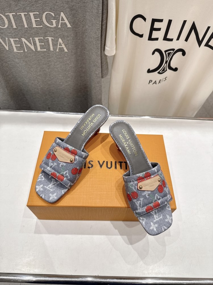 Босоножки фото 2