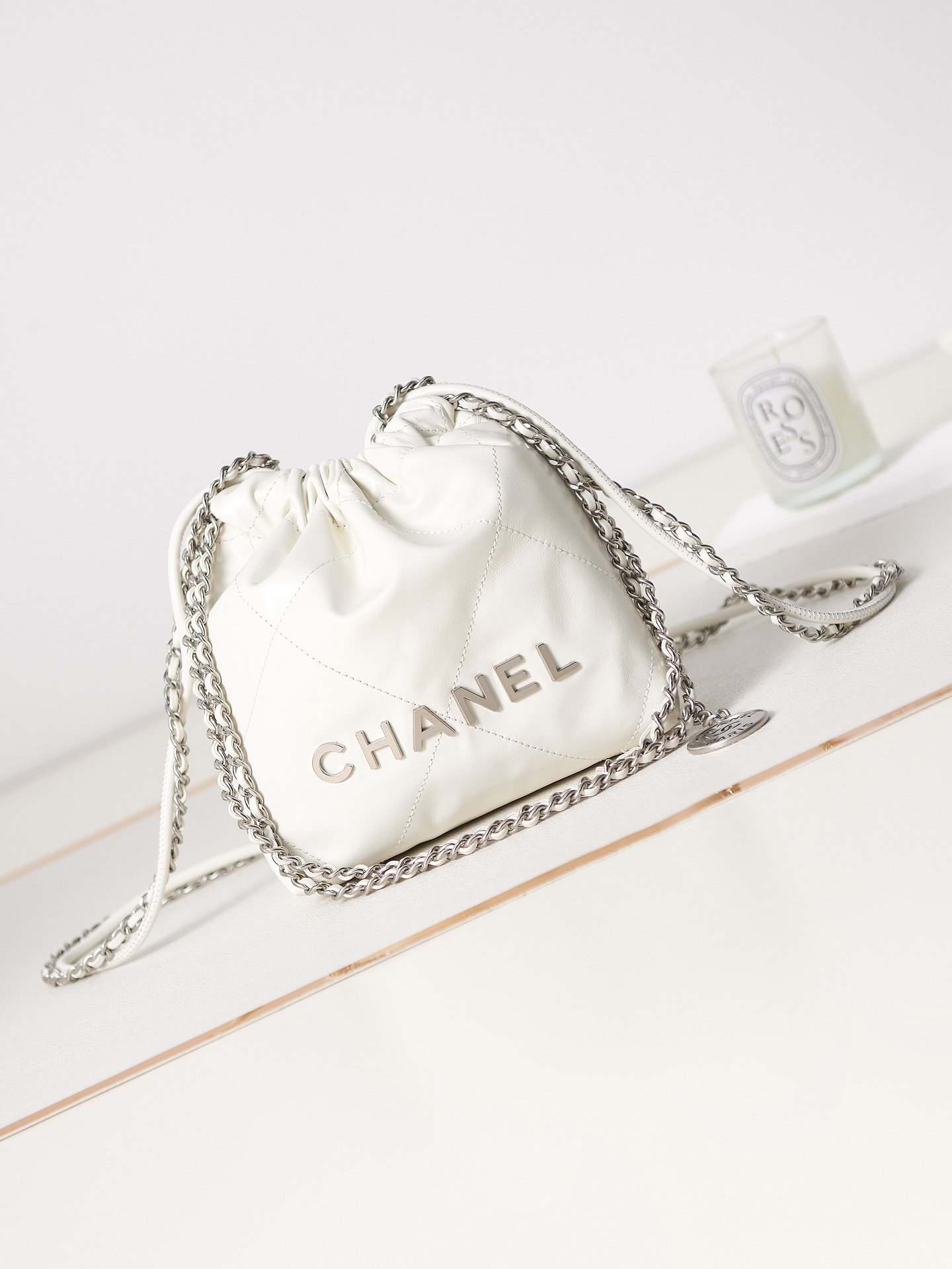 A bag CHANEL 22