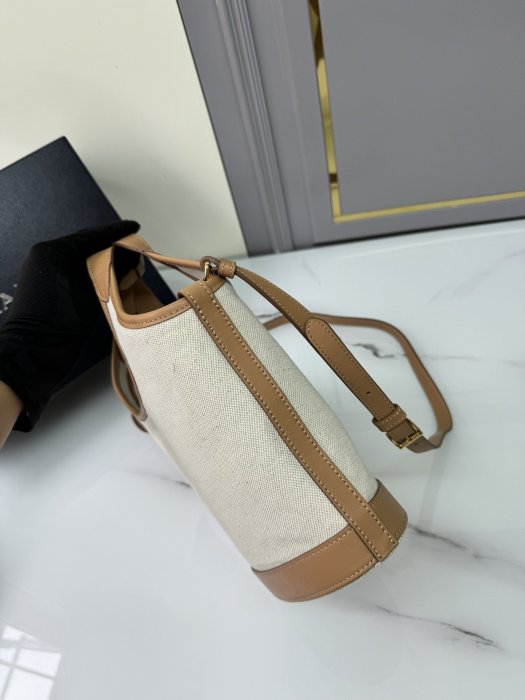 Сумка жіноча Leather Tote Bag 1BE074 21 см фото 4