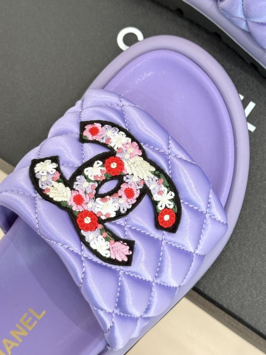 Шлепанцы фото 7