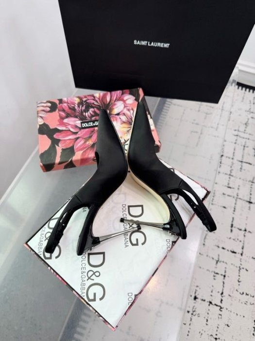 Sandals on high heel фото 6