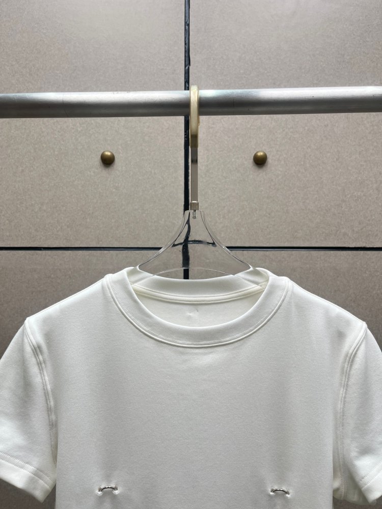 T-shirt women's фото 3