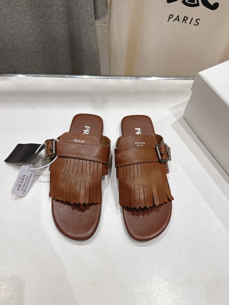 Шлепанцы женские