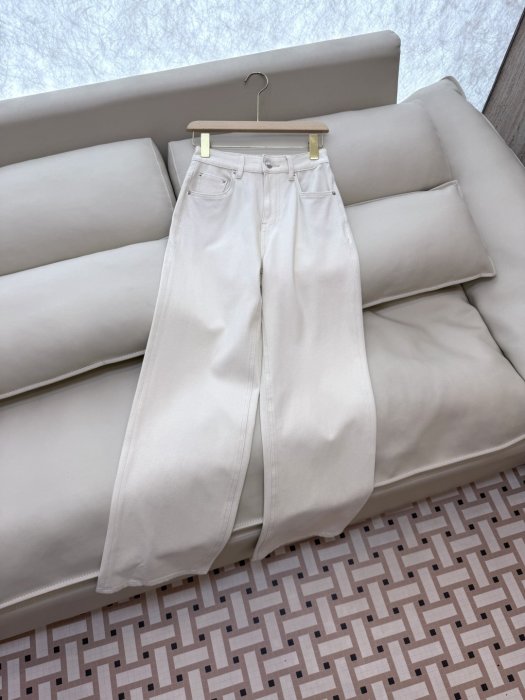 Джинсы женские фото 3