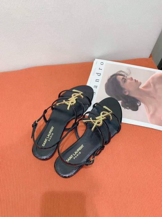 Босоножки фото 3