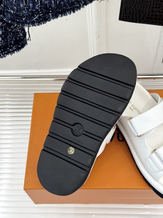 Шлепанцы фото 9