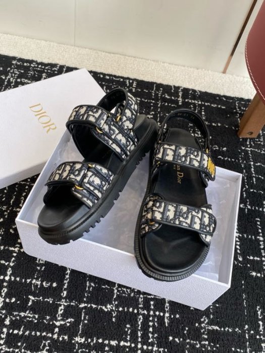 Сандалі жіночі фото 3