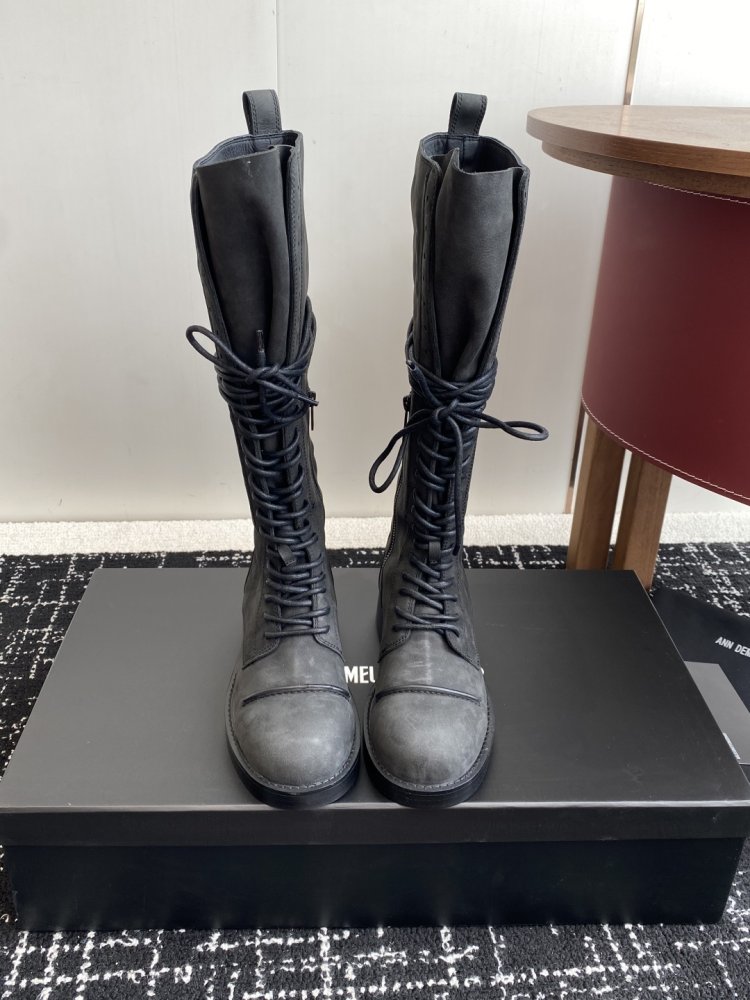 Чоботи жіночі