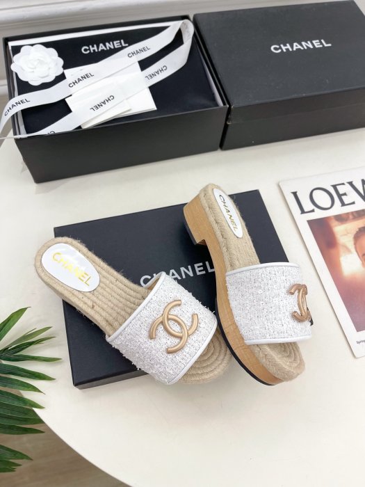 Шлепанцы женские фото 2