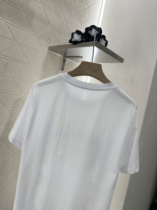 Футболка жіноча фото 4