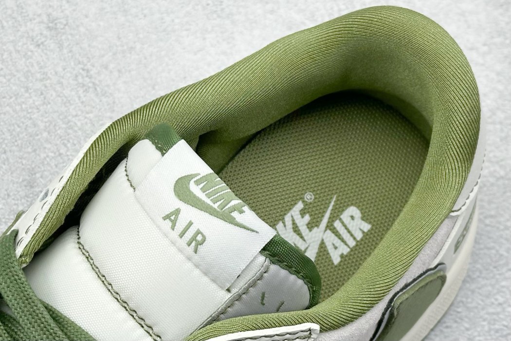 Кроссовки Travis Scott x Nike Air Jordan 1 Low x Supreme фото 8