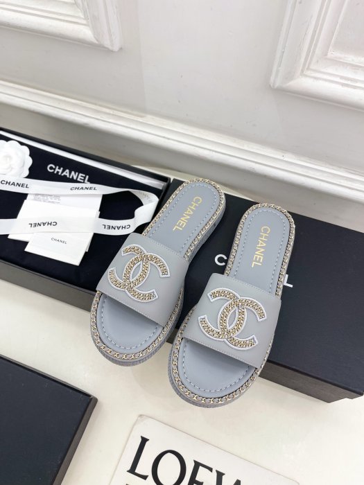 Шлепанцы женские фото 5