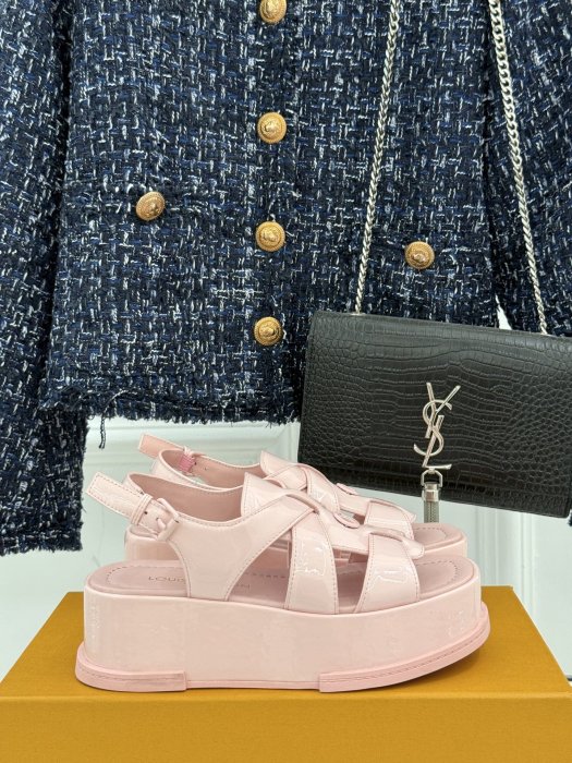 Сандалии женские