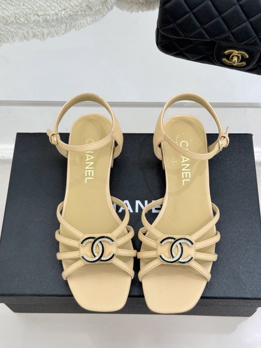 Босоножки фото 4