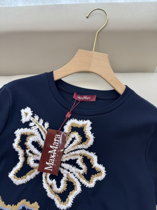 T-shirt women's фото 7