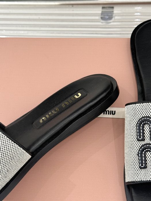 Шлепанцы фото 6