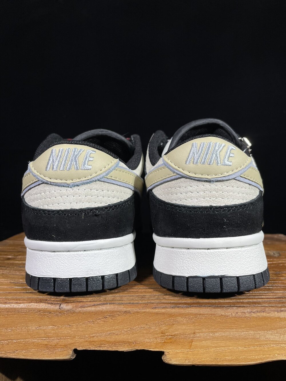 Sneakers Dunk Low LX Black Suede Team Gold DV3054-001 фото 4