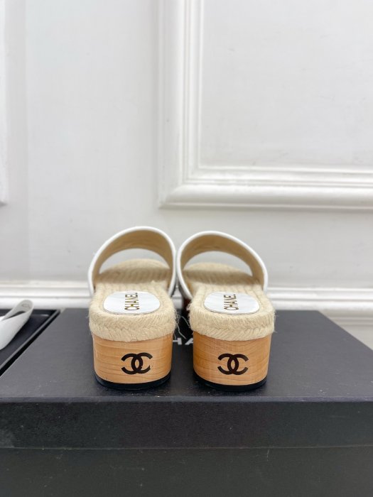 Шлепанцы женские фото 7