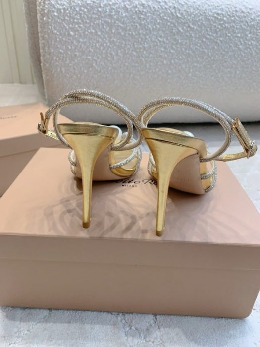 Босоножки фото 3