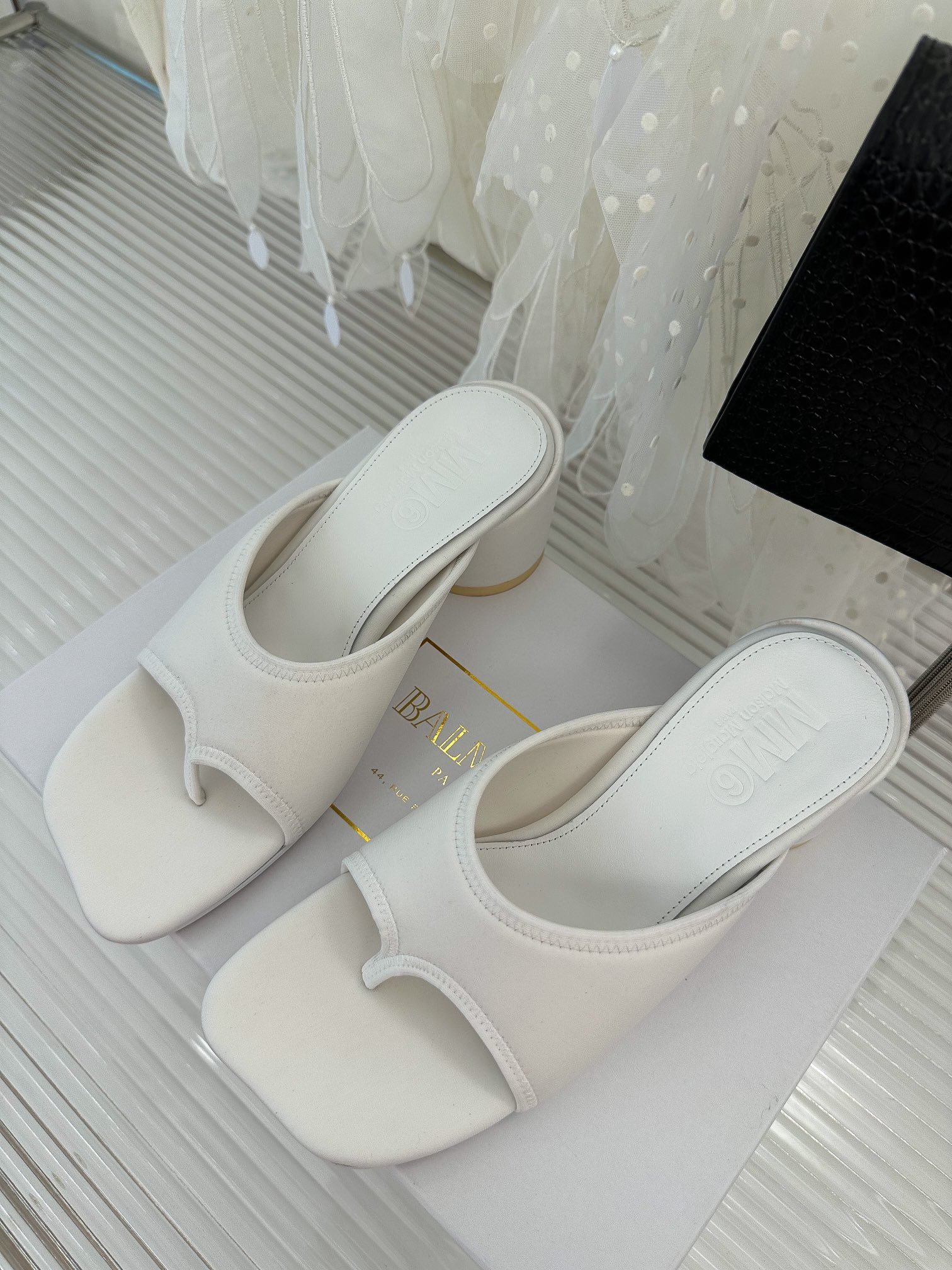 Sandals white фото 4