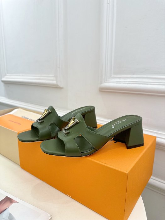 Босоножки фото 5