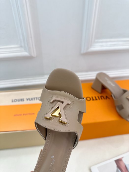 Босоножки фото 6