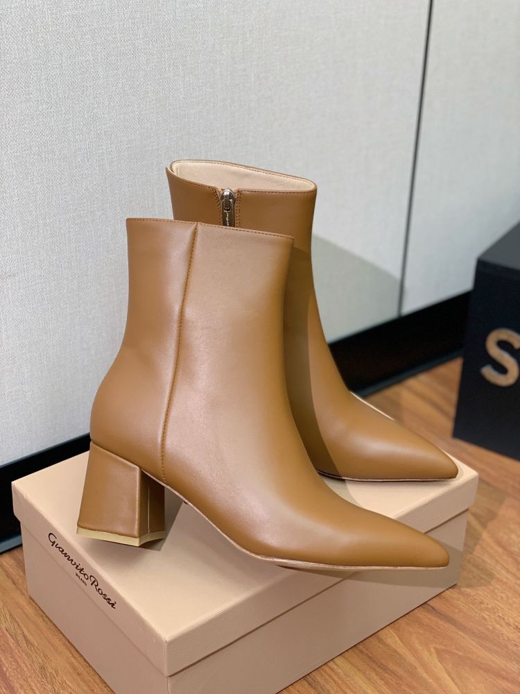 Boots leather women's on heel