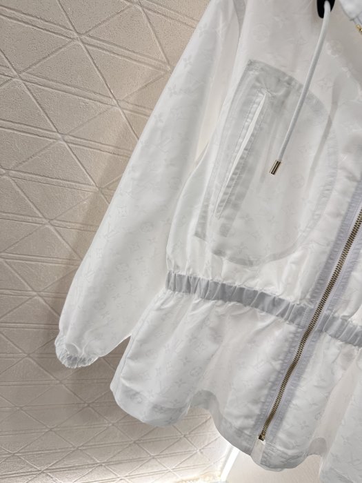 Вітровка жіноча фото 7