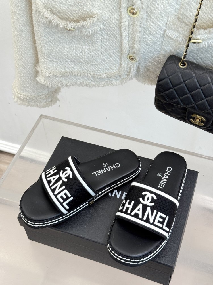 Шльопанці жіночі фото 2