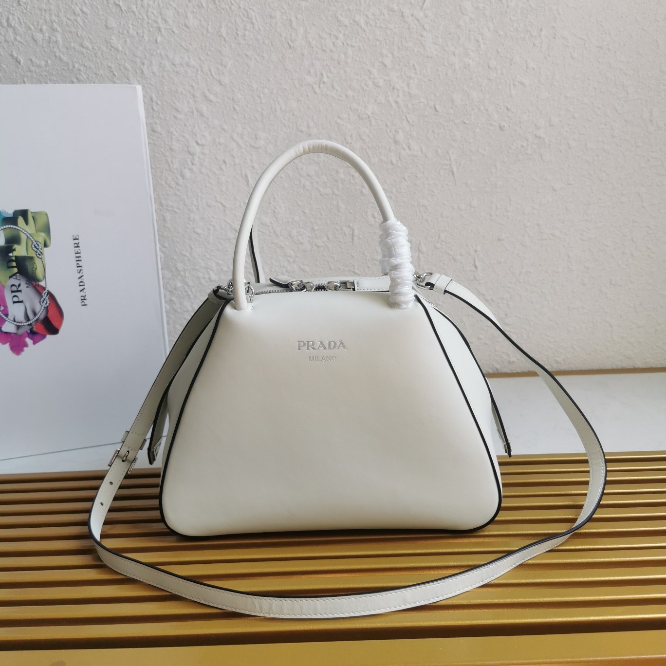 A bag 25 cm, natural leather