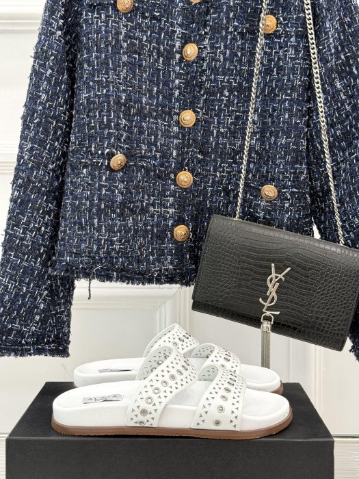 Шлепанцы женские